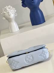Louis Vuitton | Wallet On Strap Bubblegram M81399 - 2