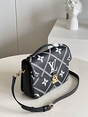 Louis Vuitton | Pochette Metis Handbags Black M46028  - 5