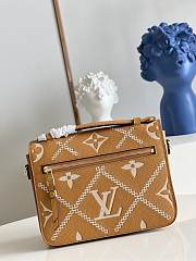 Louis Vuitton | Pochette Metis Handbags Ginger&Beige M46028  - 4