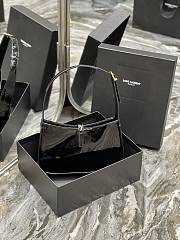 YSL | Le 5 À 7 Hobo Bag In Patent Leather Black Noir - 4