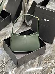 YSL | Le 5 À 7 Hobo Bag In Smooth Leather Vert Fonce - 3