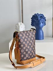 Louis Vuitton | Hobo Cruiser PM Bag M46241  - 2