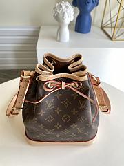 Louis Vuitton | NÉONOÉ BB Bucket Bag M40817 - 6