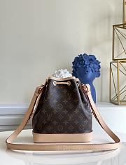 Louis Vuitton | NÉONOÉ BB Bucket Bag M40817 - 4