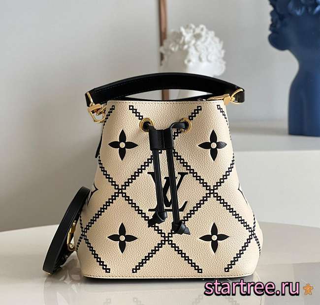 Louis Vuitton | NÉONOÉ BB Bucket Bag M46023 - 1