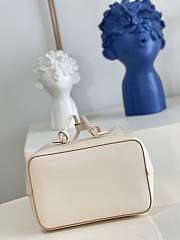 Louis Vuitton | NÉONOÉ BB Bucket Bag M53610 Cream - 6