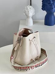 Louis Vuitton | NÉONOÉ BB Bucket Bag M53610 Cream - 4