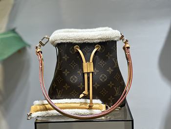 LV NEONOE BB bag