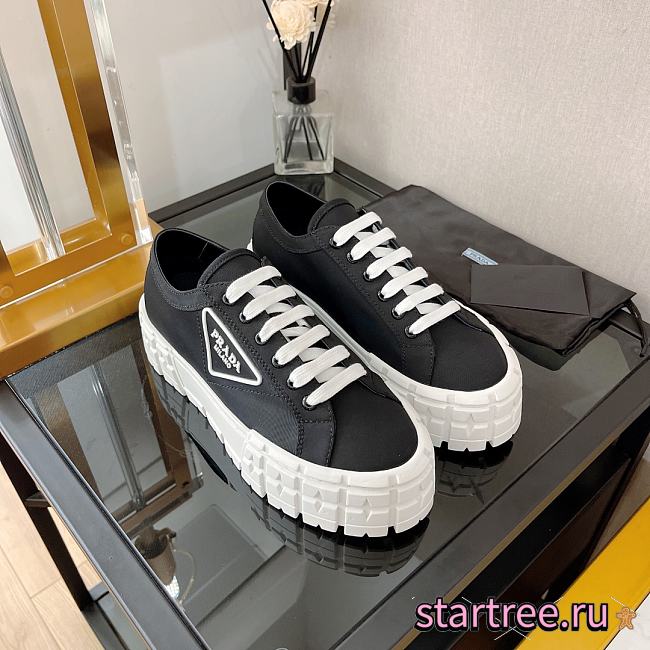 Prada double wheel low lop sneakers - 1