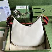 Gucci Attache Large Shoulder Bag In White - 4