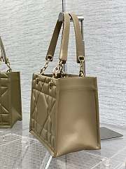 DIOR Medium Essential Tote Bag Hazelnut Archicannage Calfskin-26.5*28*17cm - 3