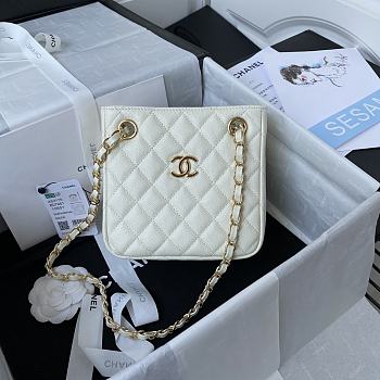 Chanel Shoulder bag White AS3716-16x15x9cm