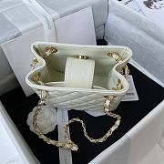Chanel Shoulder bag White AS3716-16x15x9cm - 2