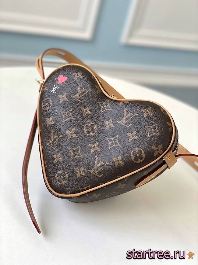  Louis Vuitton Limited Edition Heart Shaped Crossbody bag M57456-22 x 16 x 6cm - 1