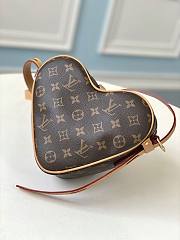  Louis Vuitton Limited Edition Heart Shaped Crossbody bag M57456-22 x 16 x 6cm - 3