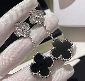 Van Cleef Arpels earring 2