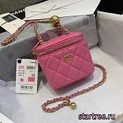 Chanel | Classic Pink Box With Chain - AP1447 - 10.5 x 8.5 x 7 cm - 1