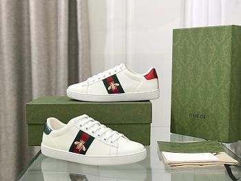 GUCCI WOMEN'S ACE SNEAKER WITH BEE