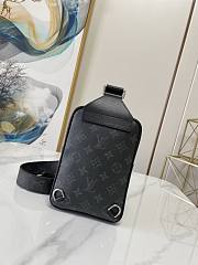 Louis Vuitton Outdoor Slingbag-13*21*5cm - 2