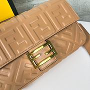 Fendi Baguette Beige leather bag - 2