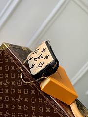 Louis Vuitton Mini Pochette - 2