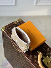 Louis Vuitton Mini Pochette Cream - 4