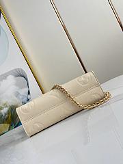 Louis Vuitton Onthego East West White - 3
