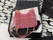 CHANEL SMALL HOBO BAG Velvet & Gold Metal Pink - 2