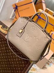 Louis Vuitton | Grand Palais Turtle Dove handbag - M45833 - 34 x 24 x 15 cm - 1