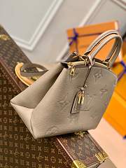 Louis Vuitton | Grand Palais Turtle Dove handbag - M45833 - 34 x 24 x 15 cm - 5