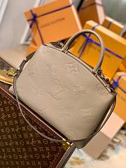 Louis Vuitton | Grand Palais Turtle Dove handbag - M45833 - 34 x 24 x 15 cm - 2