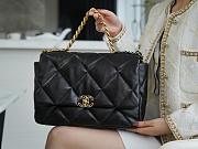 Chanel 19 Maxi Bag Black with Lambskin - 5