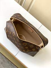 Louis Vuitton Cosmetic bag Monogram - 27 x 18 x 9 cm - 2