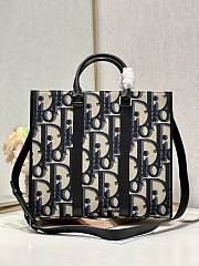 Dior East-West Tote Bag Black and Beige Maxi Dior Oblique Jacquard - 5