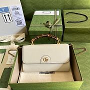 GUCCI Gucci Bamboo Handle Chain Bag White 675795 - 1