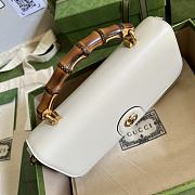 GUCCI Gucci Bamboo Handle Chain Bag White 675795 - 4