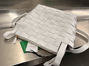 BOTTEGA VENETA Bowling Cassette Woven Leather Shoulder Bag In White - 5