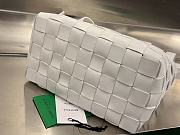 BOTTEGA VENETA Bowling Cassette Woven Leather Shoulder Bag In White - 4