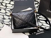 CHANEL 24P Hobo Retro Bag AS4668 Black - 3