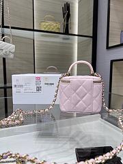 CHANEL Cosmetic Bag With Handle in Pink - 3