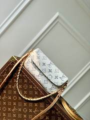 LOUIS VUITTON Wallet on Chain Ivy M83499 - 1