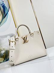 Louis Vuitton Lock & Go Handbag M23637-24.5*19*10.5cm - 5