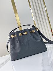 Louis Vuitton Bundle Handbag Black M47209-28*20*11.5cm - 3