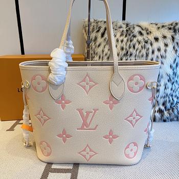 Louis Vuitton Neverfull MM M21579