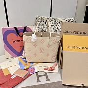 Louis Vuitton Neverfull MM M21579 - 2