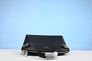 Louis Vuitton Lock It MM M22914-36*29*15CM - 5
