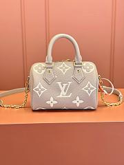 LOUIS VUITTON LV SPEEDY BANDOULIÈRE 20 GREY M58953 - 6