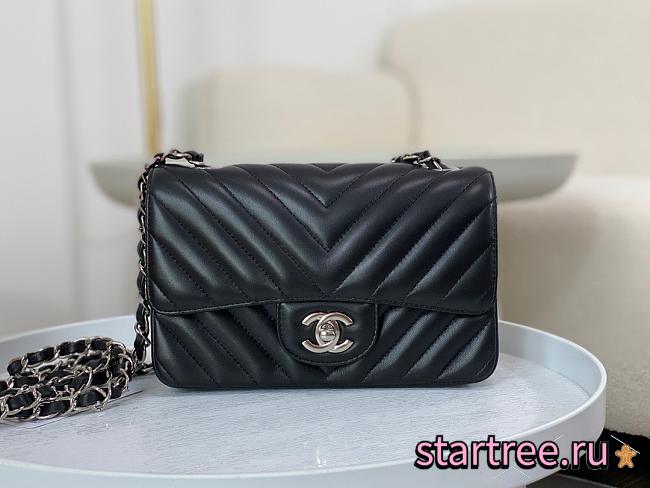 Classic Chanel Chevron Flap Bag Original Silver Lambskin 20cm Black - 1