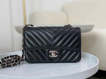 Classic Chanel Chevron Flap Bag Original Silver Lambskin 20cm Black