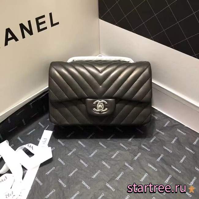 Classic Chanel Chevron Flap Bag Silver Lambskin 20cm Black - 1